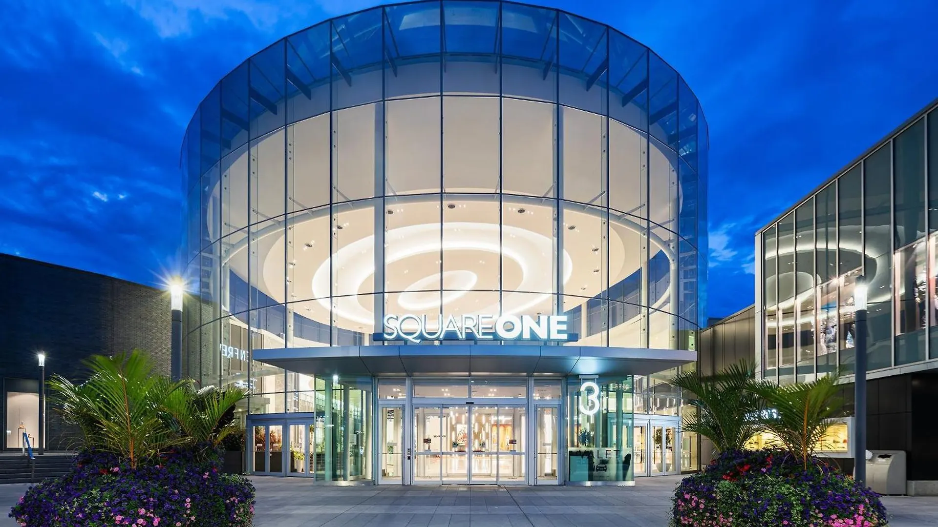 Проживание в семье M2- Triple Occupancy Near Downtown Square One Mall Миссиссага